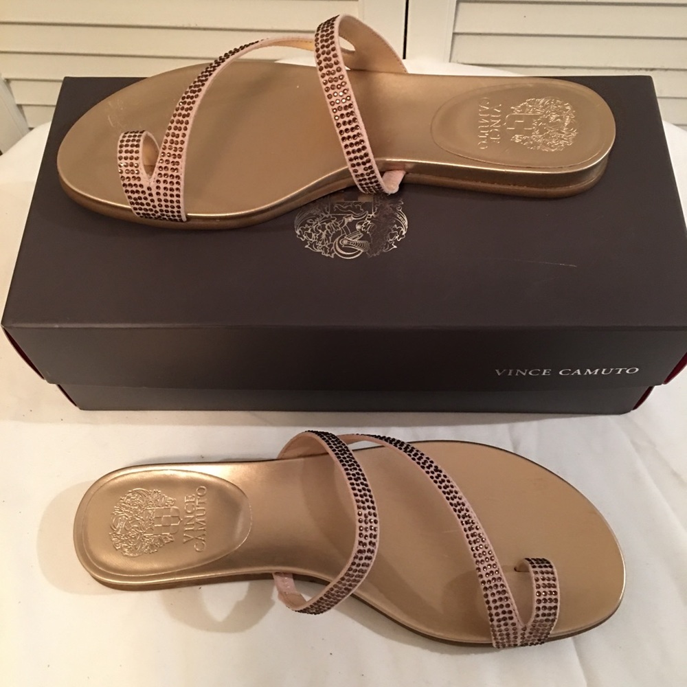 Vince Camuto Crystal embellished toe loop sandal. - Picture 3 of 7
